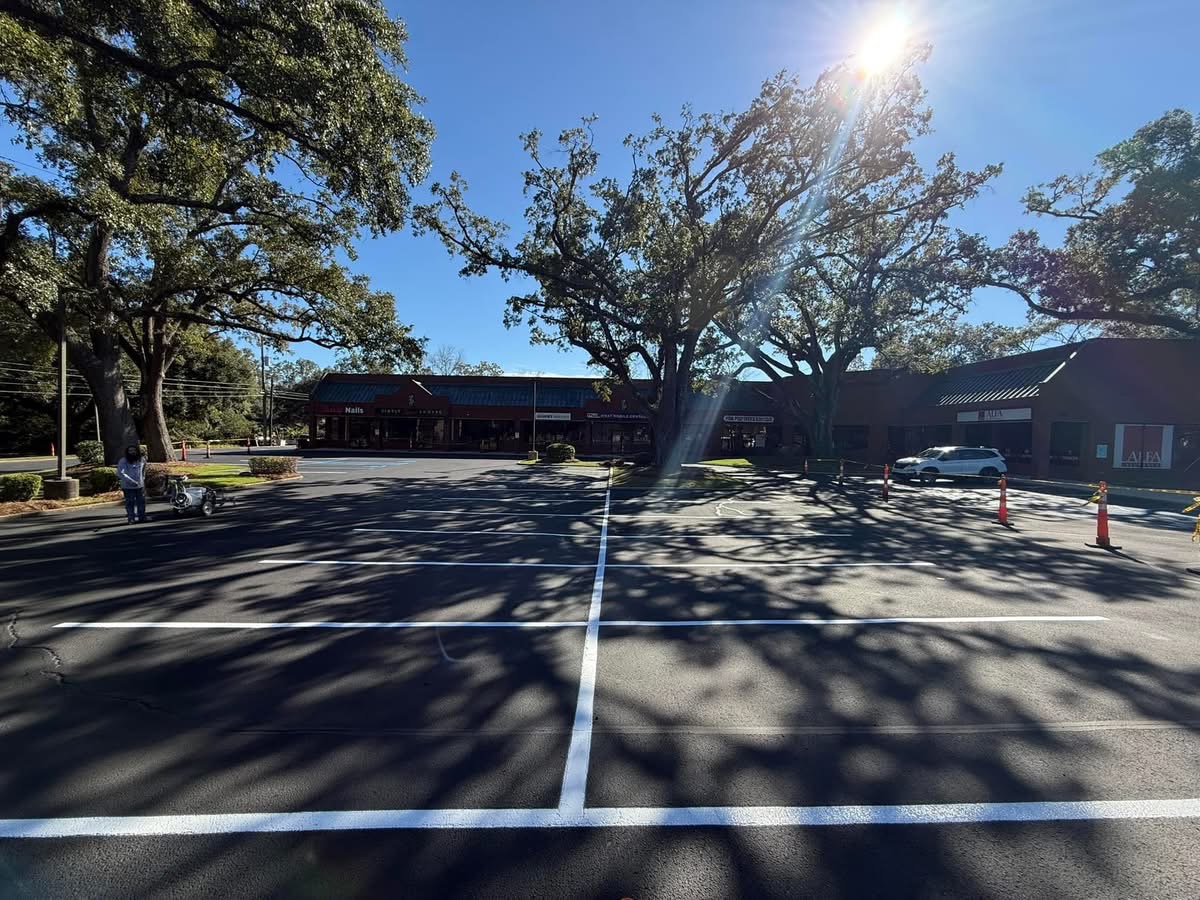 Asphalt Sealcoating & Parking Lot Striping in Mobile, AL