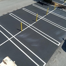 Asphalt-Sealcoating-Parking-Lot-Striping-in-Navarre-FL 1